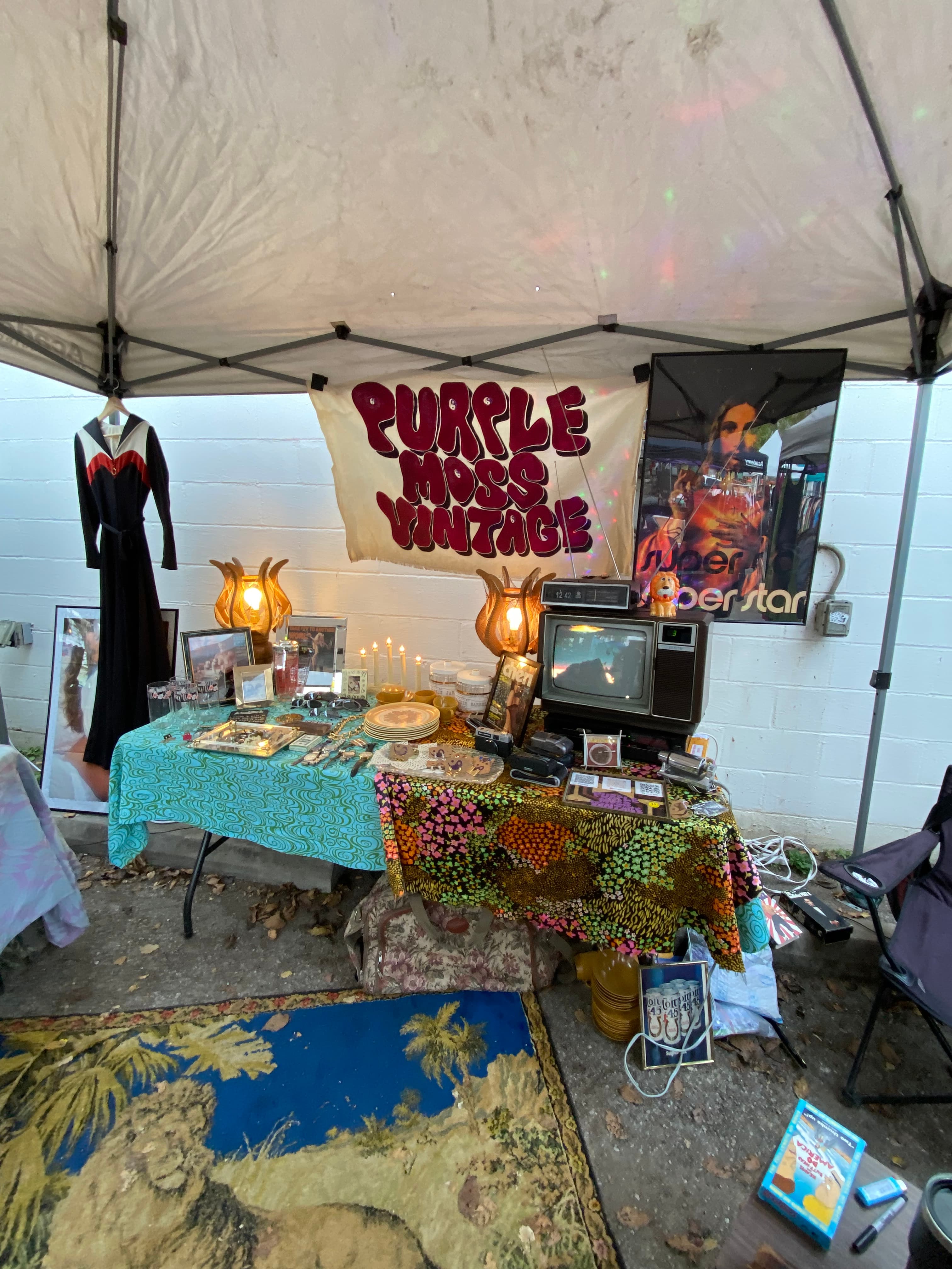 An image of Purple Moss Vintage's set-up